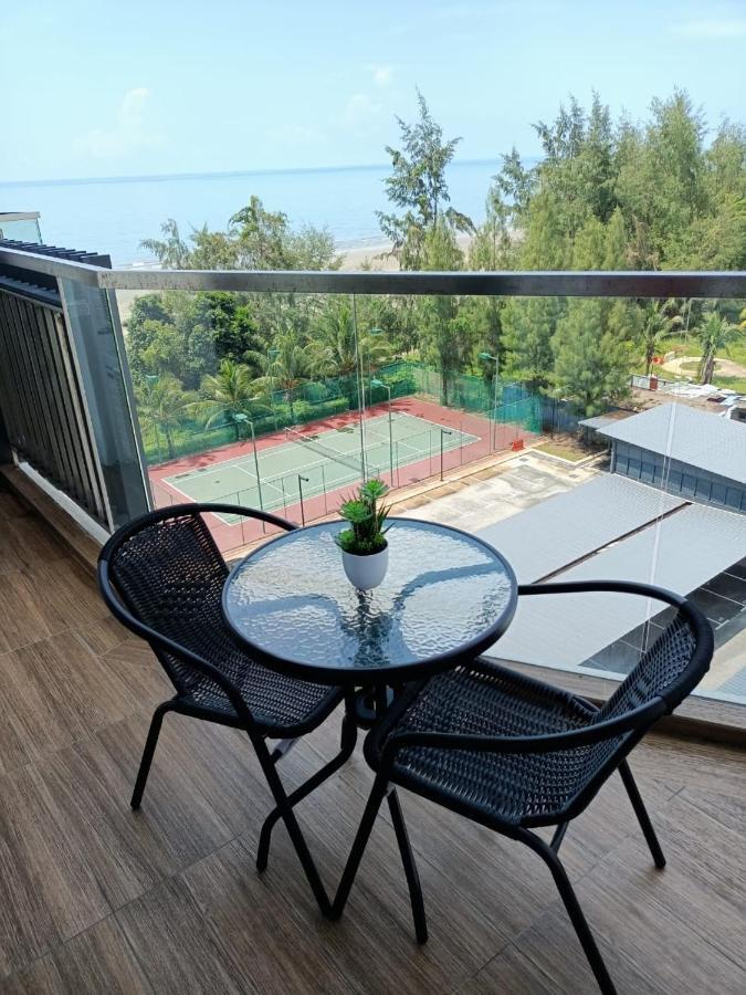 Timurbay Seafront Residence By Ozzy Azizi 关丹 外观 照片
